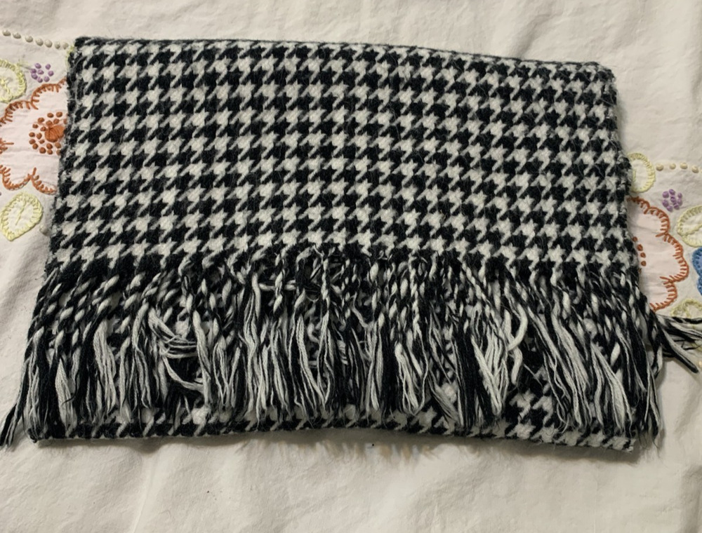 Cashmere/Viscose Italy Design 68"x13" Black/White Large Houndstooth Scarf